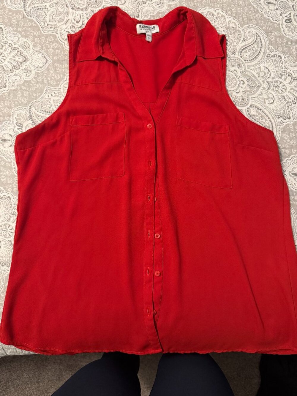 Express Portofino Shirt Women’s L Red Sleeveless Button Down